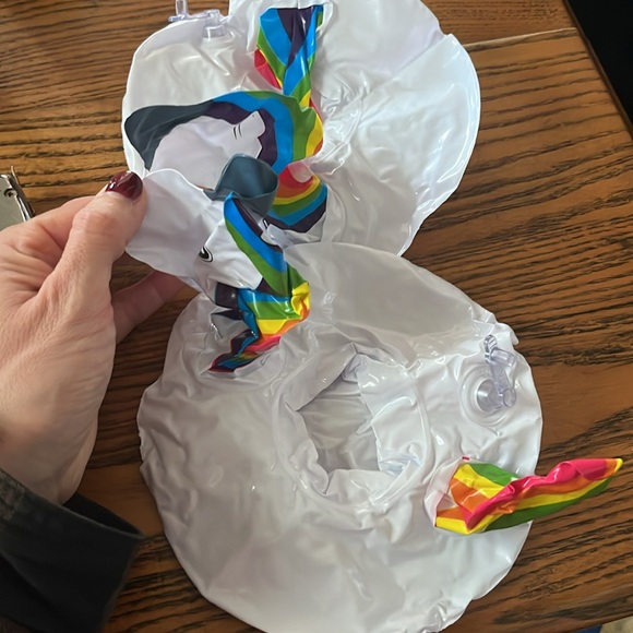 New Cheezos inflatable unicorn cup holders - Picture 7 of 9